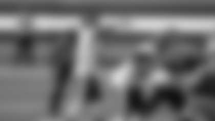 Dwayne Haskins Jr. throws a pass during Washington's game against the Cleveland Browns. (Jimmy Largo/NFL)