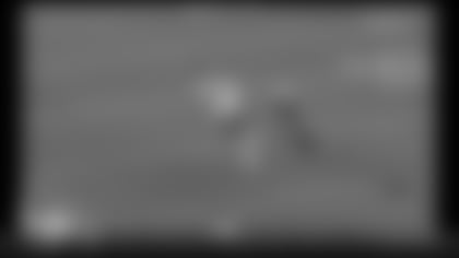 Fitzpatrick shows touch on 24-yard back-shoulder dime to Thomas