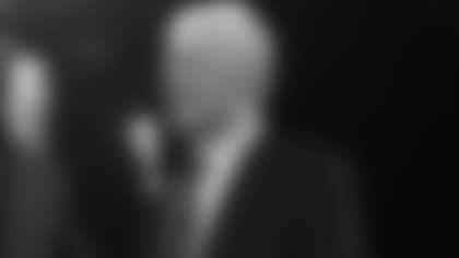 Bobby Beathard is introduced at the 2018 Gold Jacket Ceremony