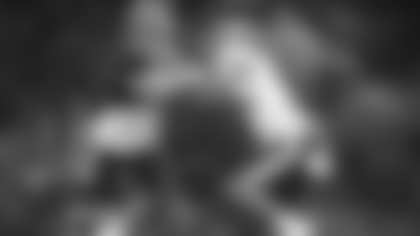 Antonio Gibson makes a block against Khaleke Hudson during practice. (Emilee Fails/Washington Football Team)