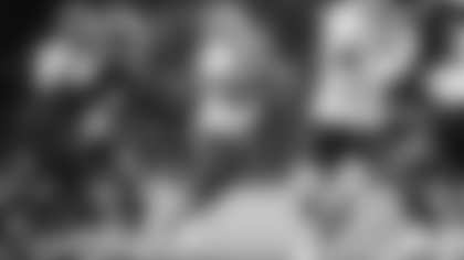 Running back Jaret Patterson runs through defenders during practice for the Washington Football Team on Aug. 31, 2021. (Karlee Sell/Washington Football Team)