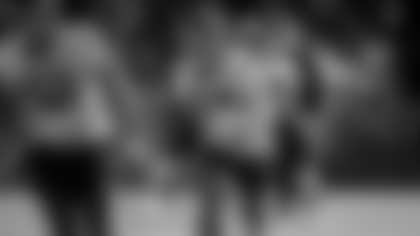 Running back Antonio Gibson makes his way downfield during the Washington Football Team's practice on Oct. 22. 2020. (Elijah Walter Griffin Sr./Washington Football Team)