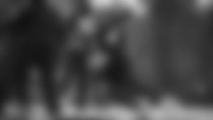 Ryan Kerrigan goes through individual drills during practice on Dec. 3, 2020. (Elijah Walter Griffin Sr./Washington Football Team)