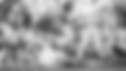 Antonio Gibson carries the ball during the Washington Football Team's game against the Dallas Cowboys. (Emilee Fails/Washington Football Team)