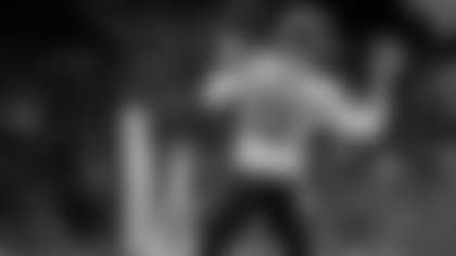 Quarterback Alex Smith gears up to throw during the Washington Football Team's practice on Oct. 1, 2020. (Elijah Walter Griffin Sr./Washington Football Team)