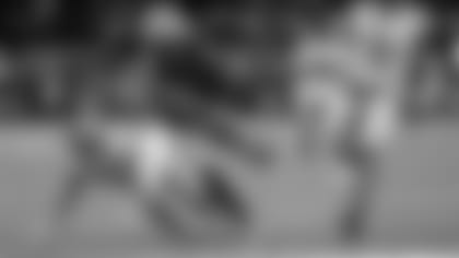 chirs-olave-week-11-vs-rams-2022