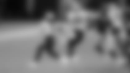 See the best moments from the Saints offense in the Week 8 match up against the Chicago Bears at Soldier Field.