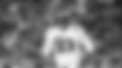 Gallery-Kyle-Phillips-Free-Agent-signing-2023