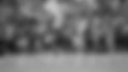 Seahawks-Dancers-Through-The-Years-20050918_13-00-39_0118