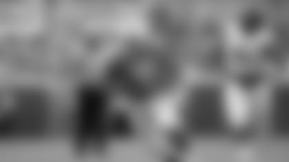 Tennessee tight end Dominick Wood-Anderson (4) runs for yardage as he's chased by East Tennessee State University Chris Bouyer (91) in the first half of an NCAA college football game against East Tennessee State University Saturday, Sept. 8, 2018, in Knoxville, Tenn. (AP Photo/Wade Payne)