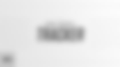 16x9_free-agency_tracker_header