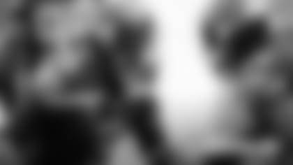 20210208_Russell-Wilson-Overcomer_Round-Up