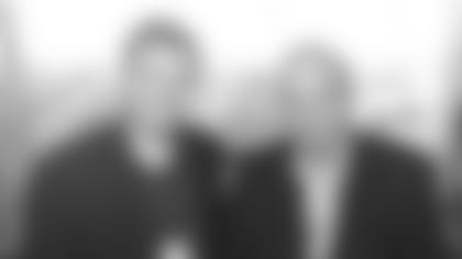 09_mexico_spanish_radioannouncers_110189.jpg