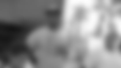 09_holmes_thanksgiving_turkeygiveaway_homepage_114981.jpg