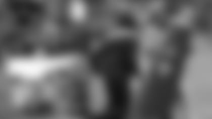 041823-Najee-Harris-Community
