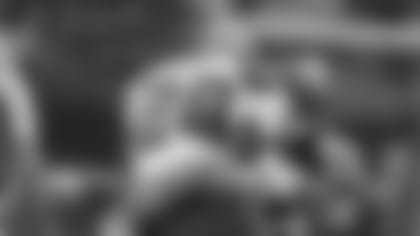 babin_ryans_tackle111906.jpg