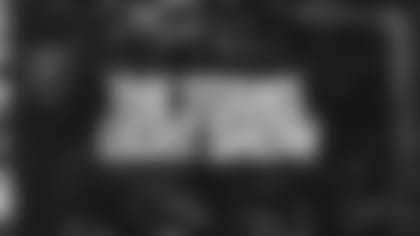 Titans-Light-Show_Moment