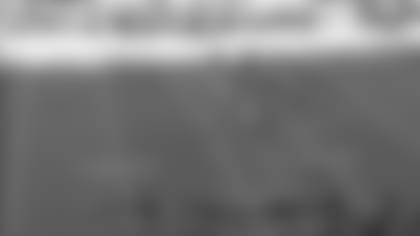 Tannehill hits Humphries underneath for early fourth-down pickup