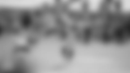 The Tennessee Titans versus the Cleveland Browns at Nissan Stadium on DECEMBER 06, 2020 in Nashville, TN. Photo By Caleb Jones/Tennessee Titans