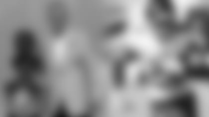 brett-favre-derrick-henry