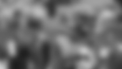 Cleveland Browns running back Dan Vitale runs the ball during practice before an NFL football game against the New York Jets, Sunday, Oct. 30, 2016, in Cleveland. (AP Photo/Ron Schwane)