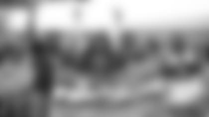 201101-bengals-fans-celebration (AP)