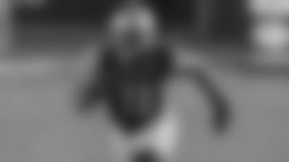 Edge rusher Jermaine Johnson II