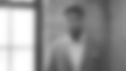 irv-smith-suit-2560