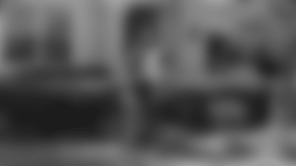 070618_BoltsBuzz_CLOSEUP