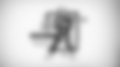 Patriots quarterback Mac Jones (10).