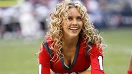 NFL cheerleaders put on a show for military families, Article