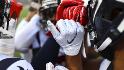 Texans Head Coach Lovie Smith was evaluating NFL Draft prospects at the  University of Cincinnati's Pro Day on Thursday morning.