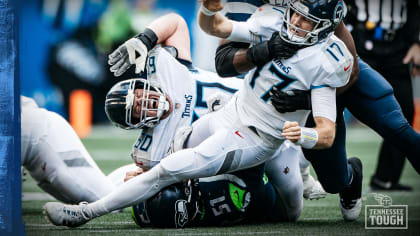 No Pain, No Gain? Titans Ben Jones “Tougher Than Hell” in the Eyes of  Teammates, Coaches