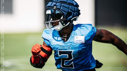 Tennessee Titans linebacker Ben Niemann (47) runs on the field