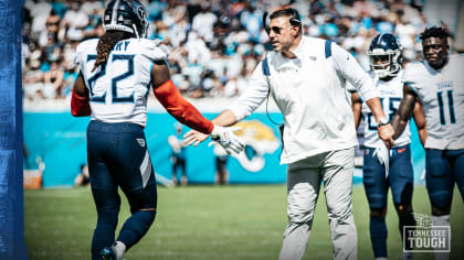 Teens give Titans coach Mike Vrabel unique backdrop during NFL