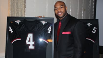 WATCH: Harris' retired jersey display unveiling