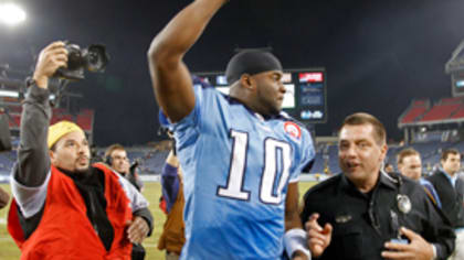 Tennessee Titans see more maturity from Vince Young