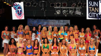 Going for Brooke, the Titans Cheerleaders Select Their Pro Bowler