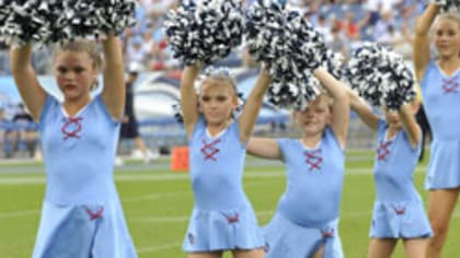 Vikings mascot dance off with cheerleaders