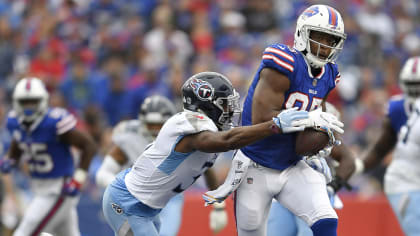 November 19, 2017 Buffalo Bills tight end Charles Clay #85 in action during  the football game between the Buffalo Bills and the Los Angeles Chargers at  the StubHub Center in Carson, California.