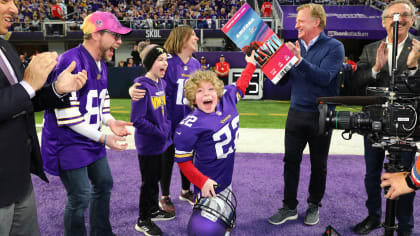 Vikings host fan rally ahead of wild-card playoff game