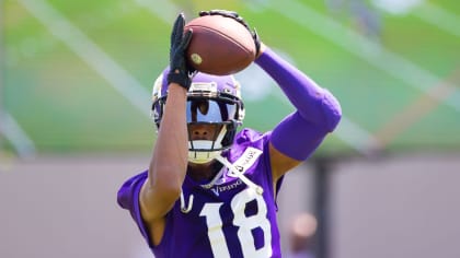 NFC wide receiver Justin Jefferson of the Minnesota Vikings (18) runs a  route against the AFC