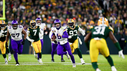 Cousins tosses 3 TDs, Vikings beat Packers