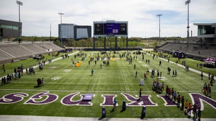 Minnesota Vikings bring flag football to elementary and middle