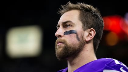 Minnesota Vikings place star WR Adam Thielen on reserve/COVID-19 list - ESPN