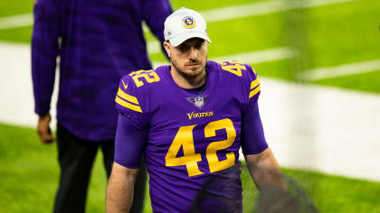 Minnesota Vikings long snapper Andrew DePaola wears a Crucial