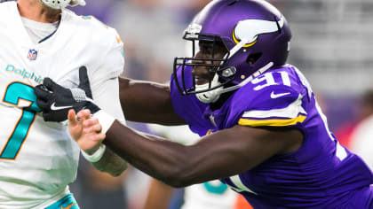 Vikings, Commanders match up with winning streaks at stake - The