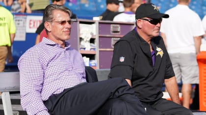 Minnesota Vikings: Mike Zimmer helping offensive line anticipate