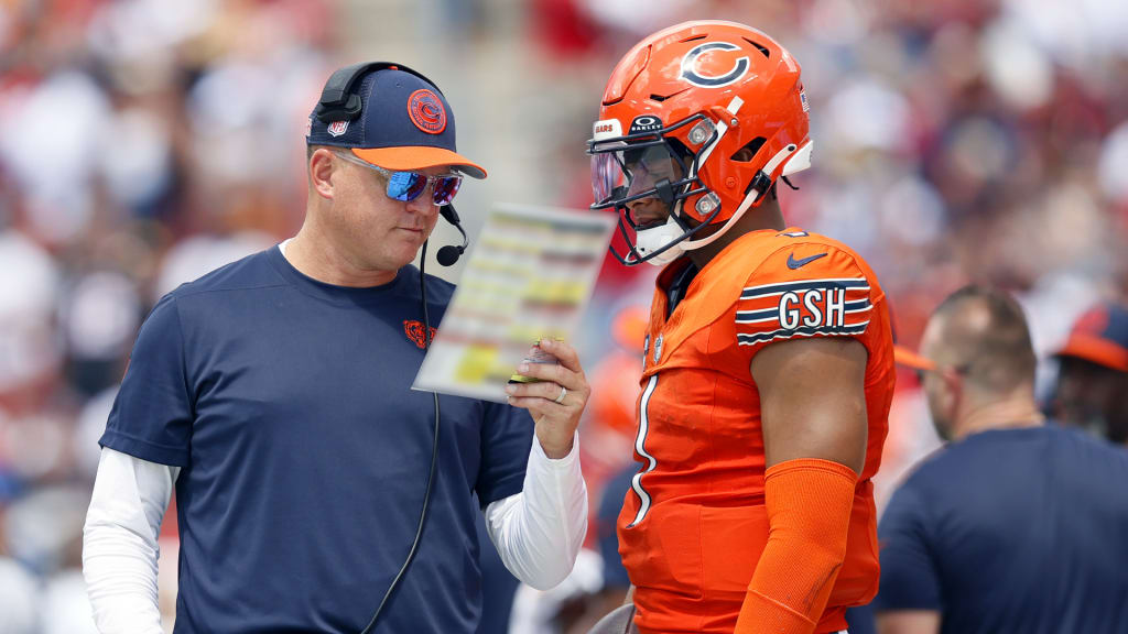 Justin Fields calls out Bears coaches amid offense's struggles: 'I