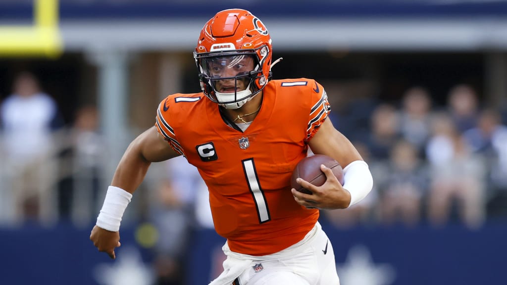 Justin Fields' growing comfort level shows in Bears defeat - The